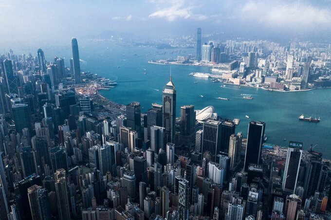 香港、スイス抜き世界最大の越境資産拠点に－シンガポール3位
