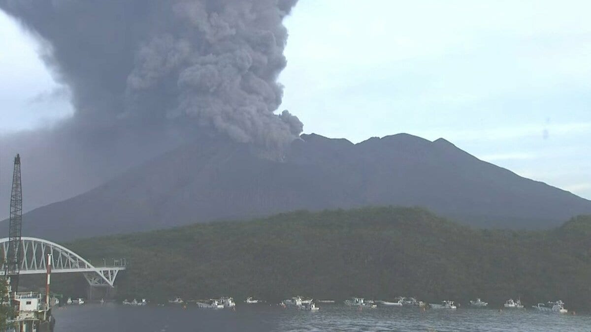桜島で噴火 噴煙1600ｍ【きょうの降灰予報】灰は鹿児島市谷山方向へ