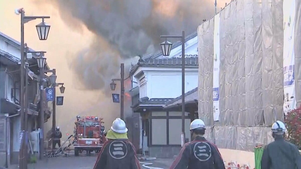 臼杵市の商店街で火事 店舗や住宅など10棟以上に延焼 約11時間後に鎮火 消防隊員2人が負傷 大分 | TBS NEWS DIG