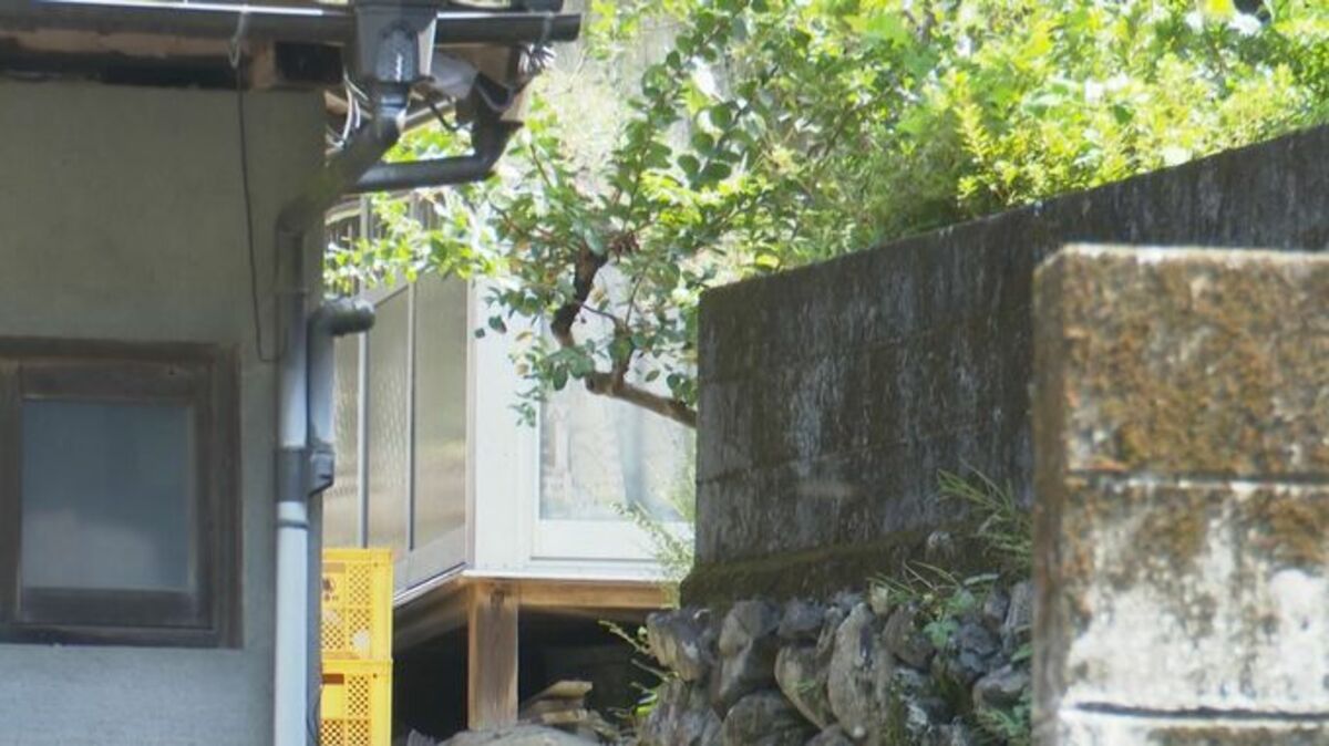 女子小学生　露天風呂　盗撮 幼少期は浴槽に閉じ込められ…恨んだ父に何度も斧を振り下ろしたのは「気持ち良さそうに寝ていたから」 息子に懲役11年 | TBS NEWS DIG