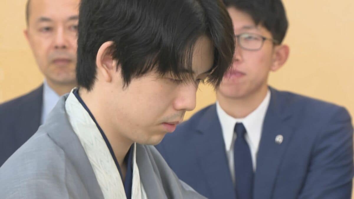“同い年”対決 藤井聡太六冠vs伊藤匠二冠 王位戦第4局始まる 藤井六冠が防衛に王手か 伊藤二冠がタイに戻すか