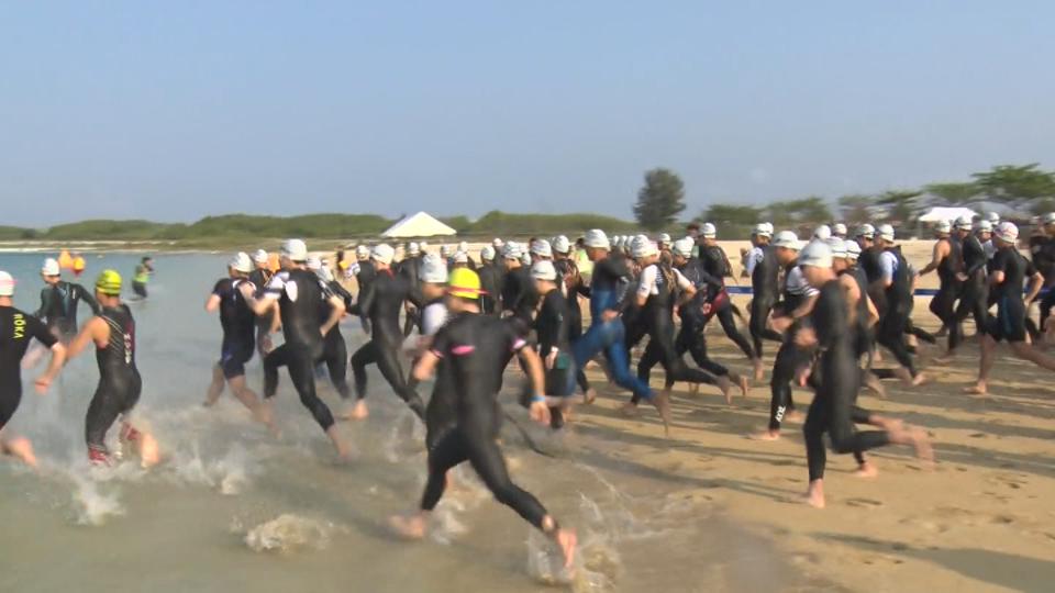 1200人あまりが駆け抜けた　最高気温28度の石垣島トライアスロン大会
