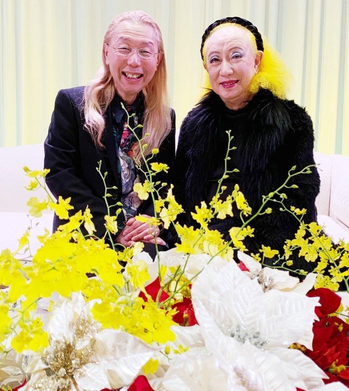 美輪明宏さん 死去 】 假屋崎省吾さん 悲しみ綴る 「あまりにもショックで」「ぽっかり心に穴が」 思い出の写真も公開(TBS NEWS DIG)|dメニューニュース(NTTドコモ)
