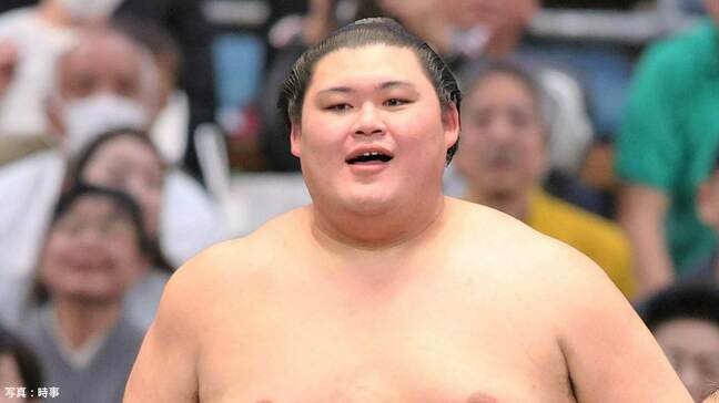 大の里が2場所連続V “史上最速”所要13場所での横綱昇進へ!琴櫻を退け無傷の13連勝【大相撲夏場所】|TBS NEWS DIG