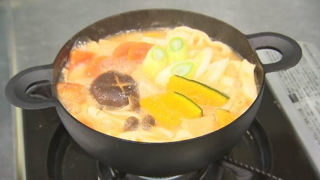 グッドデザイン賞受賞 ほうとう用鍋・甲州鉄器『ぐつぐつ』 軽量化や蒸気の噴出量を蓋でコントロール “日常的な使いやすさ”で高評価|TBS NEWS DIG