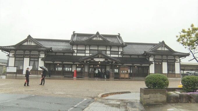 国の重要文化財「旧大社駅」100年前の駅舎が蘇る…5年間の修理終えリニューアルオープン　「三等待合室」、レトロな「切符売り場」…総事業費12億5000万円かけ復元された姿とは？|TBS NEWS DIG