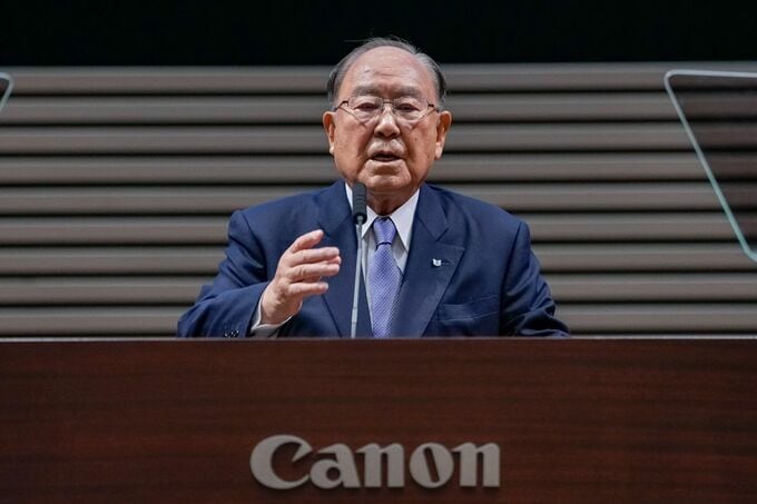 キヤノンが新中計で配当性向40％めどに－従来50％めど、株価下落