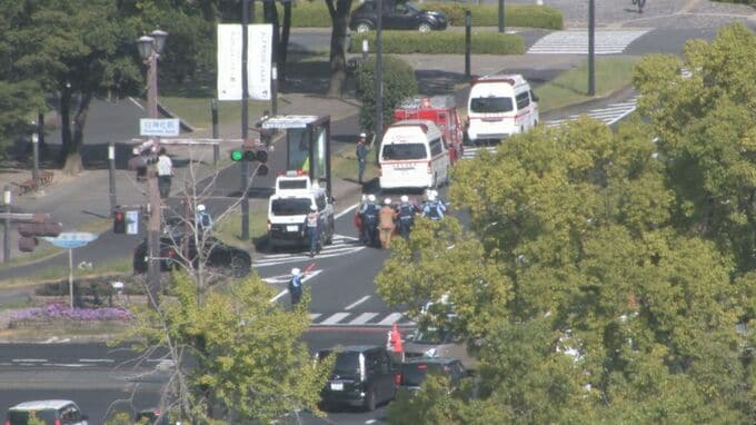 お盆休み真っ只中　広島市中心部交差点で事故　3人けが　|　RCC NEWS | 広島ニュース | RCC中国放送
