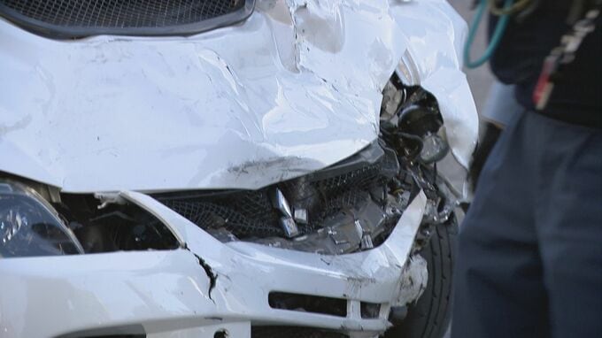 交差点で乗用車が衝突 2人を病院に搬送 南向きの車と反対車線からの右折車がぶつかったか 名古屋・中区新栄　|　名古屋・愛知・岐阜・三重のニュース【CBC news】 | CBC web